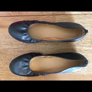 Black ballet flats